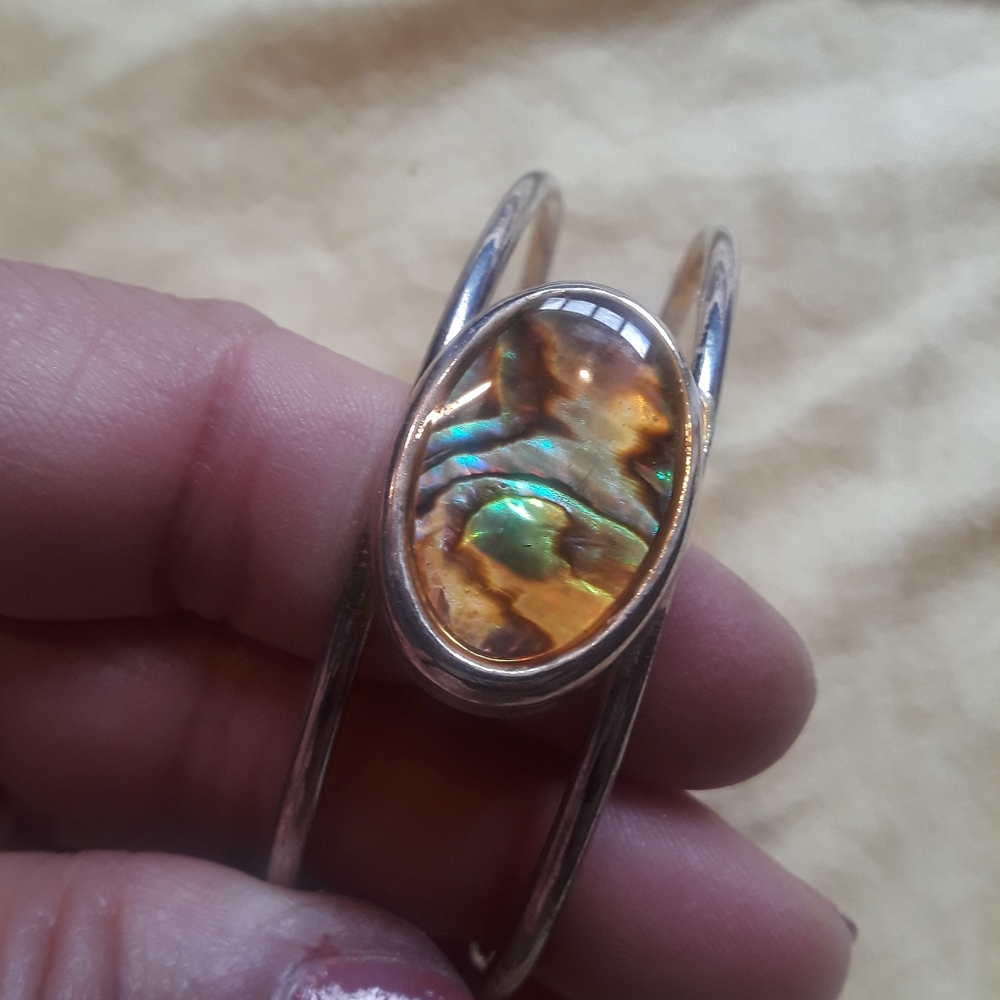 Silver bracelet with shell